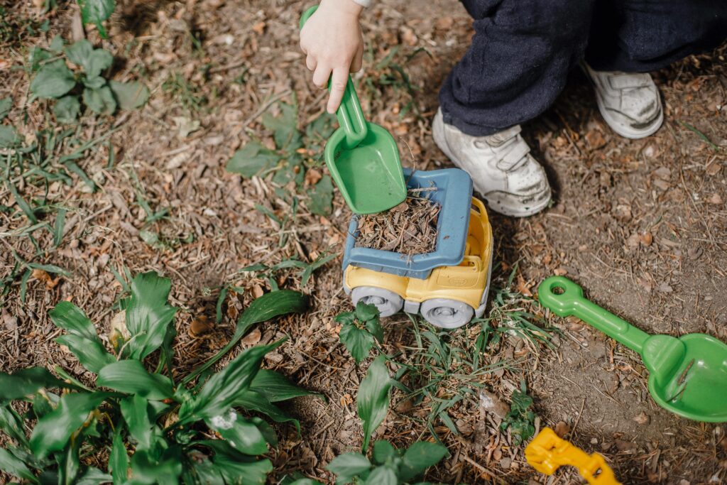 Mud play 